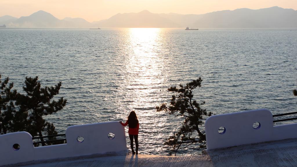 Blue & White Pension Namhae Exterior foto